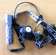 軍手（できれば防刃タイプ）