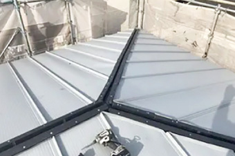 縦葺きでの施工